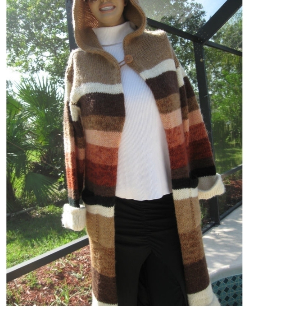 NEW HAND KNIT HOODED SWEATER COAT SIZE MEDIUM - Picture 5 of 9